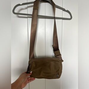 Lululemon 2L Belt Bag – Green